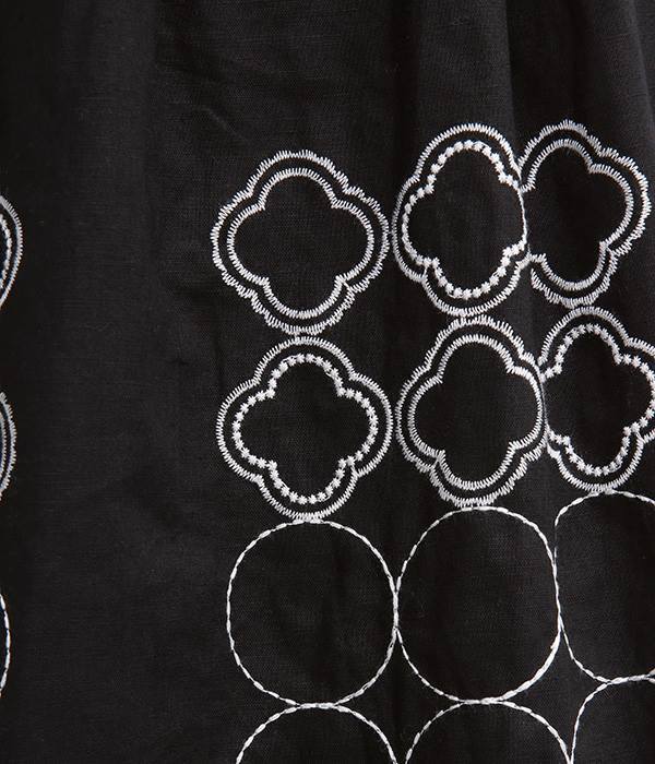 リネンコットンタイル刺繍タックスカート(B・ブラック)