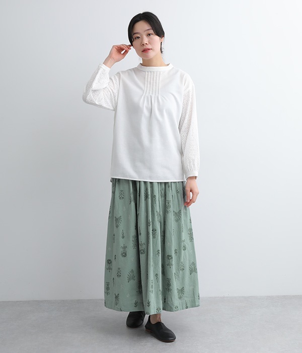【tukuroi by SUN VALLEY】コットンリネン平織り　総柄刺繍スカート(A・グリーンブルー)