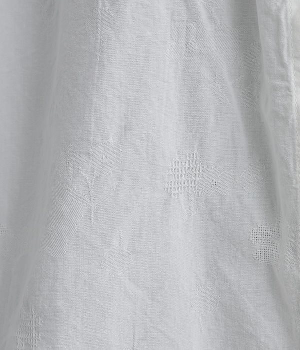 【tukuroi by SUN VALLEY】コットンジャカード　日本製品染ギャザーシャツ(A・オフホワイト)