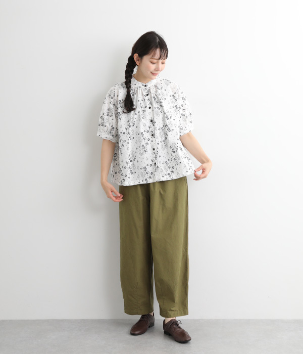 コットンリネン平織　裾タックバルーンパンツ(B・カーキ)