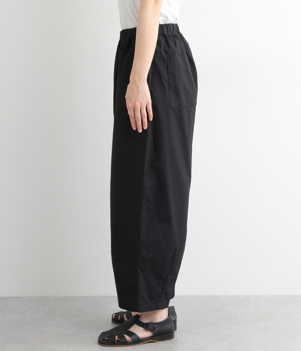コットンリネン平織　裾タックバルーンパンツ(C・ブラック)