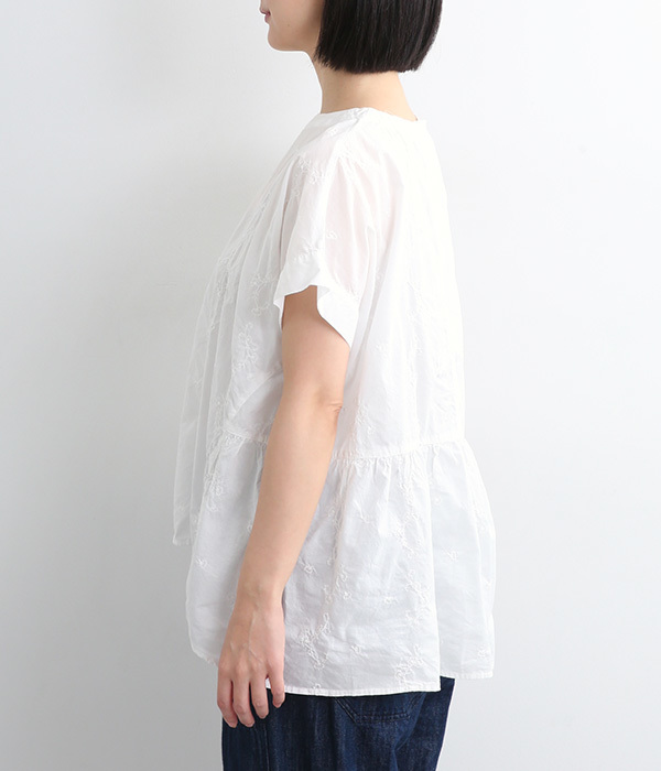 コットンローン総柄刺繍　日本製品染め　後ろ切替えプルオーバーシャツ(A・ホワイト)