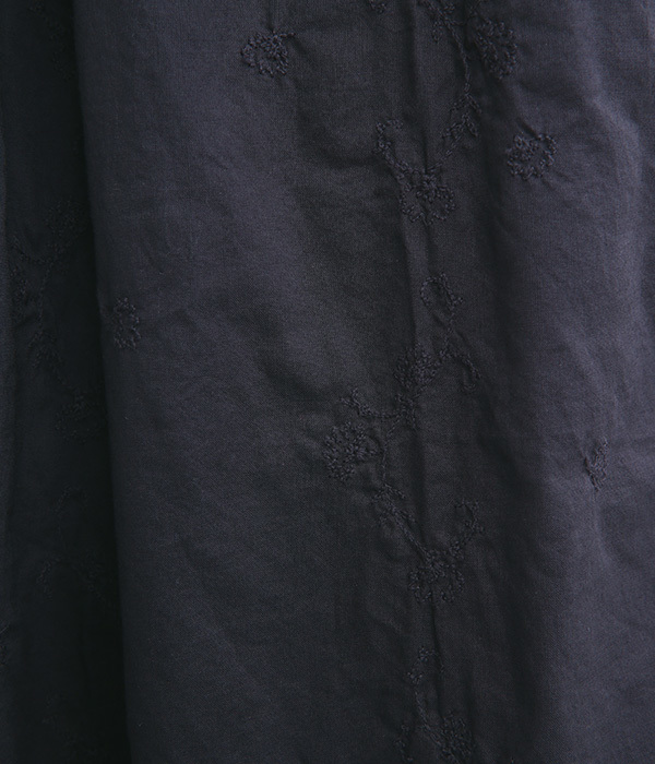 コットンローン総柄刺繍　日本製品染め　ギャザースカート(D・チャコール)