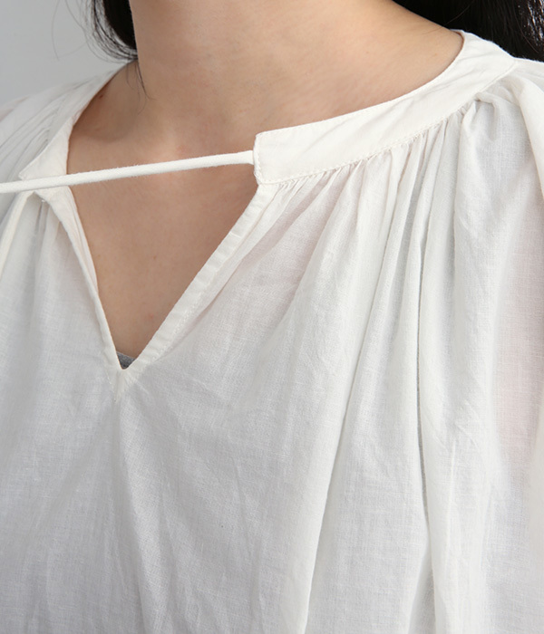 キャンブリックボイル袖刺繍プルオーバー(A・オフホワイト)