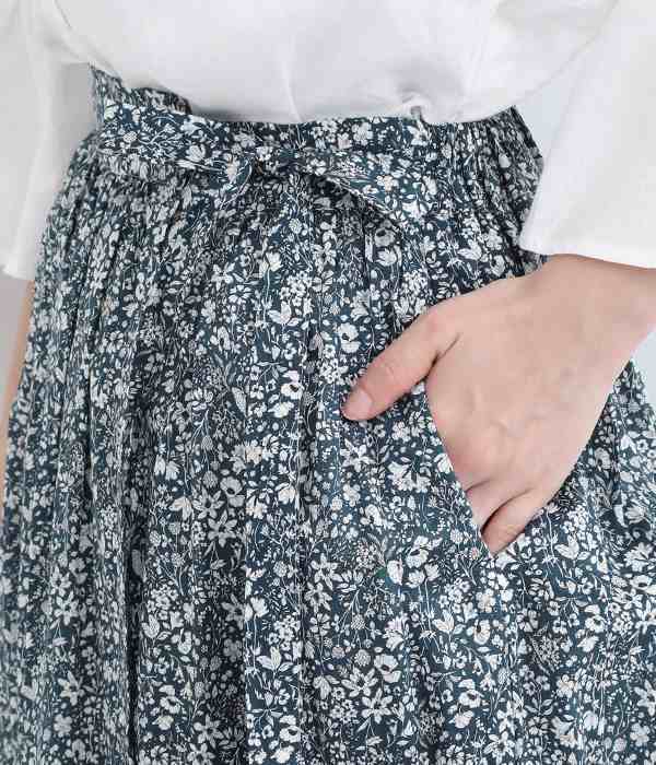 花柄ラップ風スカート(ネイビー/オフホワイト)｜ina（イナ）のスカート 