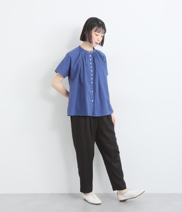 リネンレーヨンツイル　タックテーパードパンツ(ブラック)