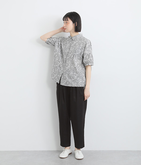 リネンレーヨンツイル　タックテーパードパンツ(ブラック)