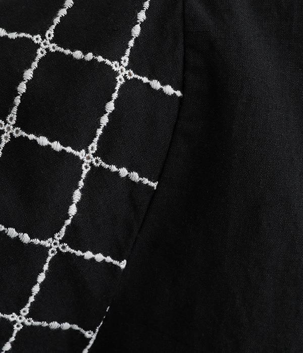 コットンリネン平織り 刺繍ブラウス(C・ブラック)
