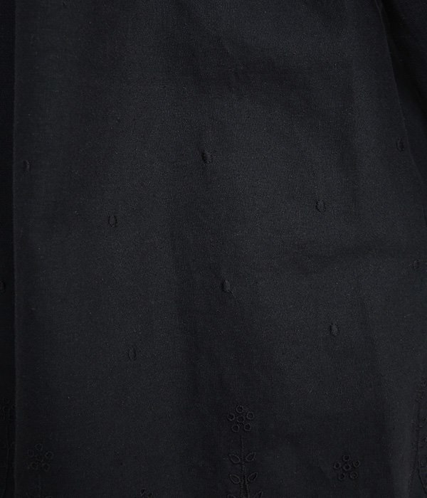 コットンリネン平織り刺繍　スカラップ刺繍ブラウス(B・ブラック)