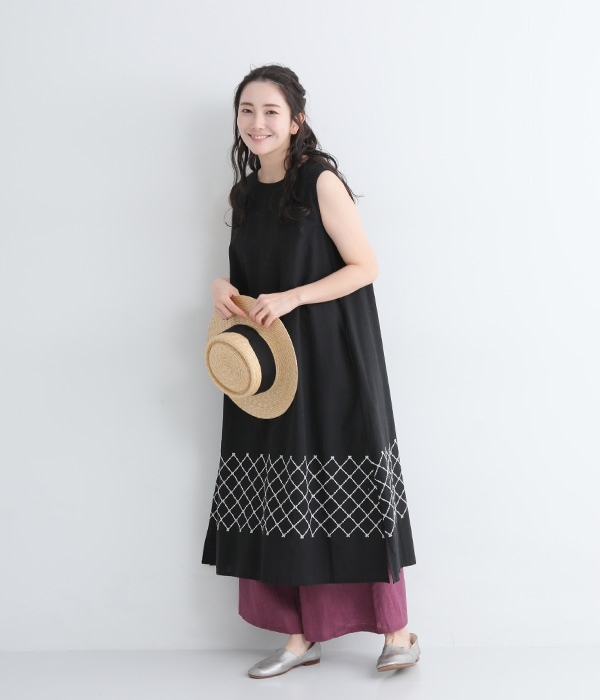 コットンリネン平織り 刺繍ワンピース(A・ブラック)