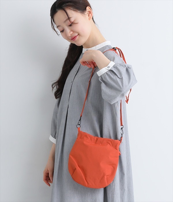 NOLLY　2wayオーバルスリングバッグ　M(D・フロステッドアーモンド)