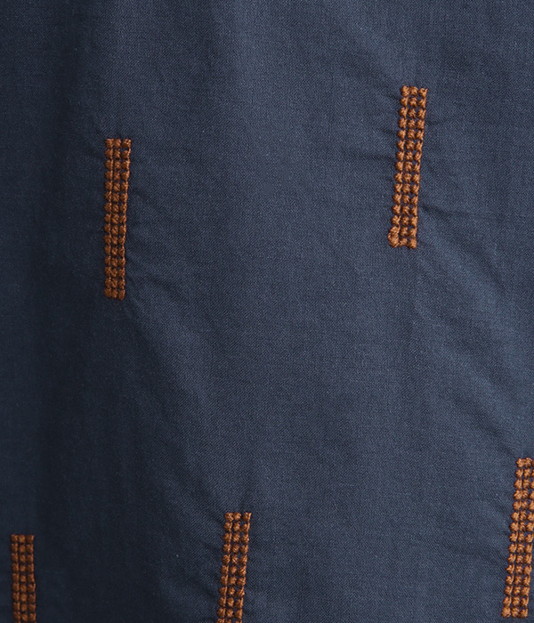 スティック刺繍チビ襟5分袖ブラウス(C・ネイビー×ブラウン)