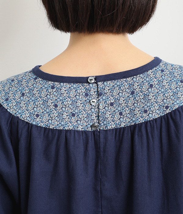 LIBERTYPRINT切替プルオーバーブラウス長袖(A・ブラック)