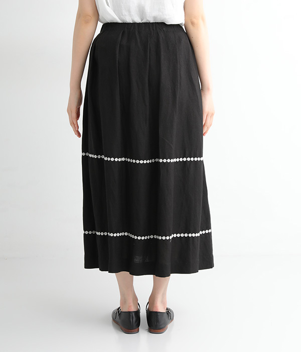 リネンレーヨン polkaライン刺繍スカート(B・ブラック)