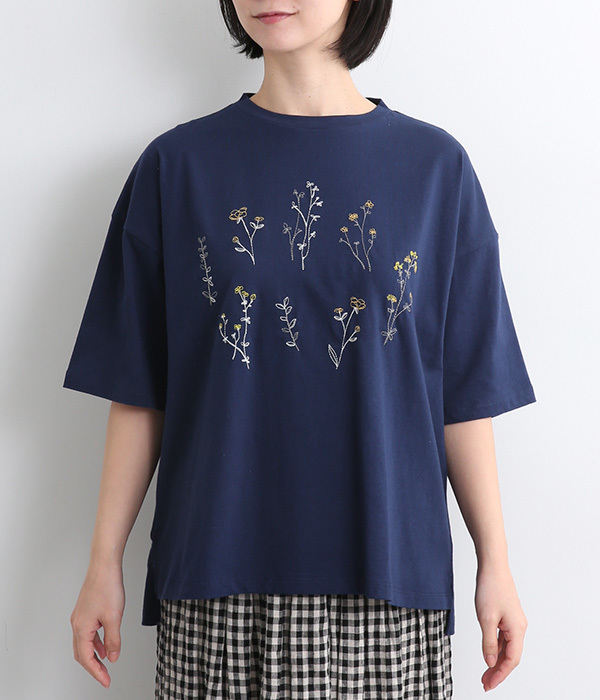 ファッション人気ブランドランキング コットン ドロップショルダー花柄刺繍Tシャツ(C・ネイビー トップス