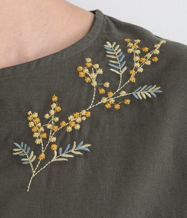ミモザ刺繍 前開きブラウス(B・チャコール)
