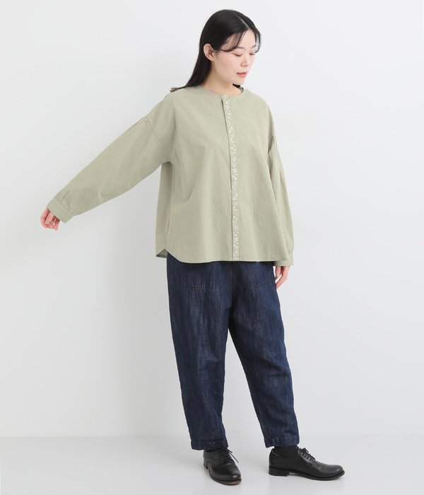 花柄刺繍袖ギャザーブラウス(C・チャコールグレー)
