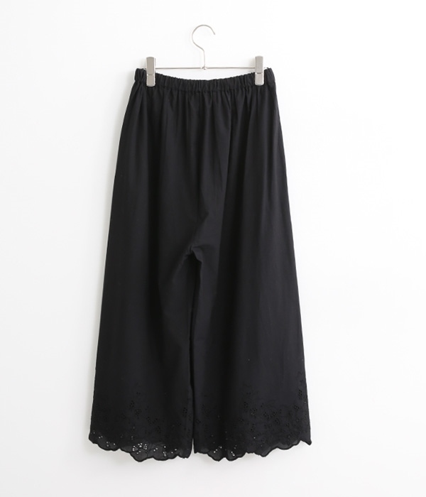コットンキャンブリック裾刺繍ぺチパンツ(C・ブラック)