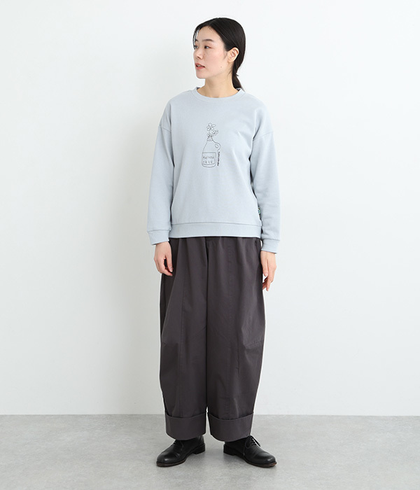 暮らしの刺繍入り裏毛プルオーバー(B・ブルー)