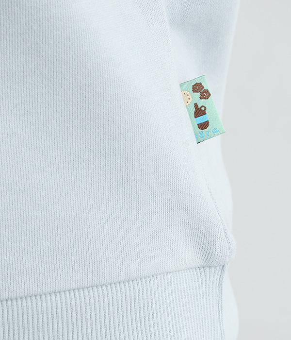 暮らしの刺繍入り裏毛プルオーバー(B・ブルー)