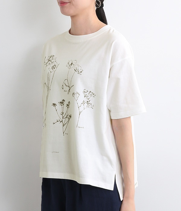 ボタニカルプリントTシャツ(A・オフホワイト)