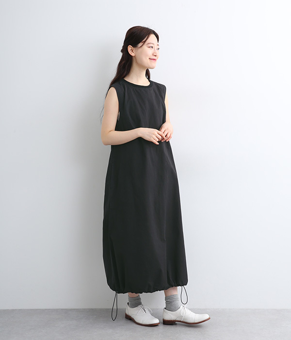 コットン広巾綾ダンプノースリーブドロストロングワンピース(ブラック)