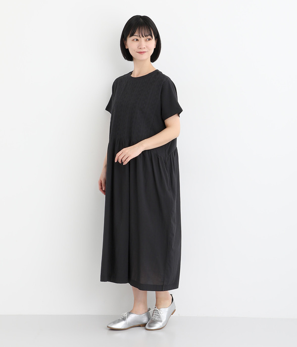 カットソー×布帛刺繍×コットンローン切替ギャザーワンピース(B・ブラック)
