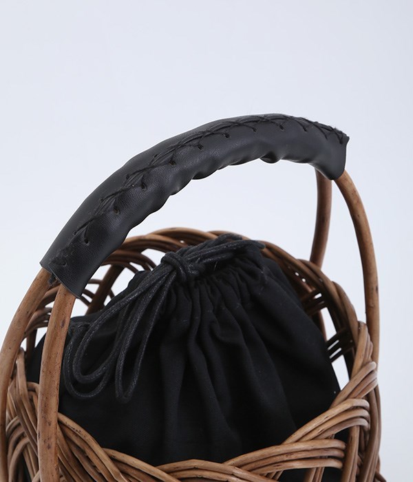 表情豊かな編み柄がポイント　柳とポリプロピレンの丸型カゴバッグ(A・ブラック)