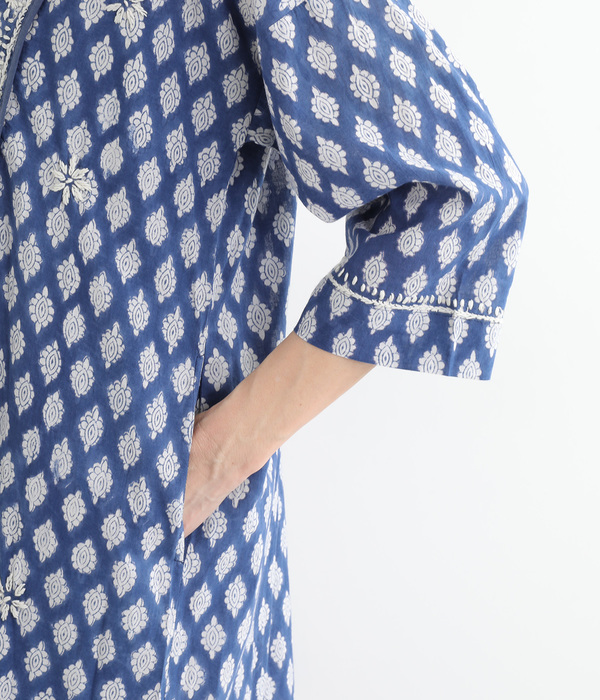 ラクノウ刺繍+プリントワンピース(A・ブルー)