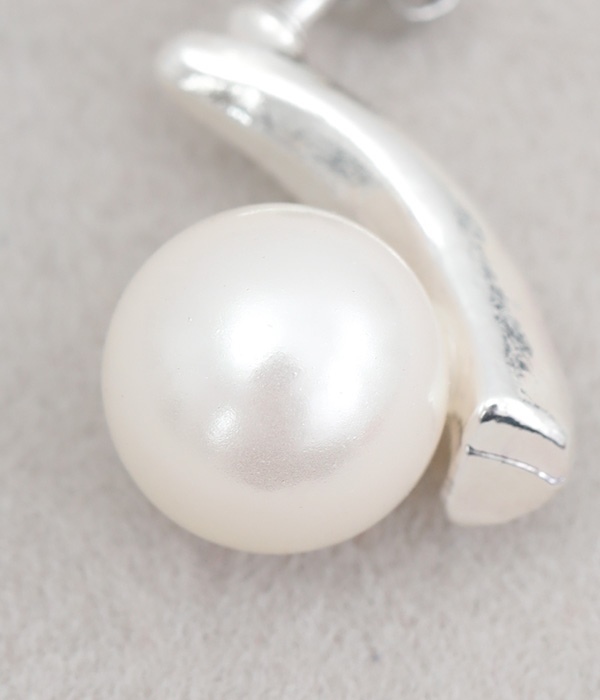 pearl on metal ピアス(B・シルバー)