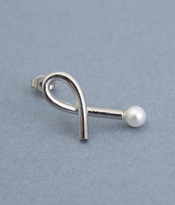 pearl　twist　ピアス(B・シルバー)