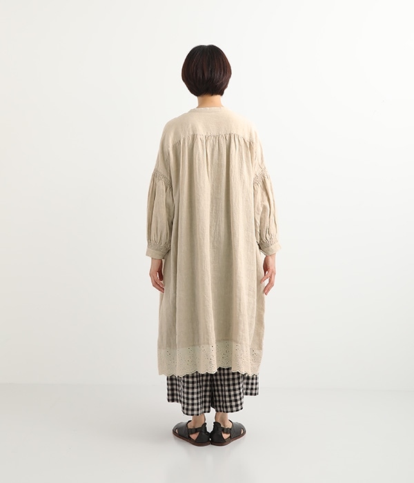 裾部分刺繍レース　袖ゴムシャーリングワンピース(A・キナリ)