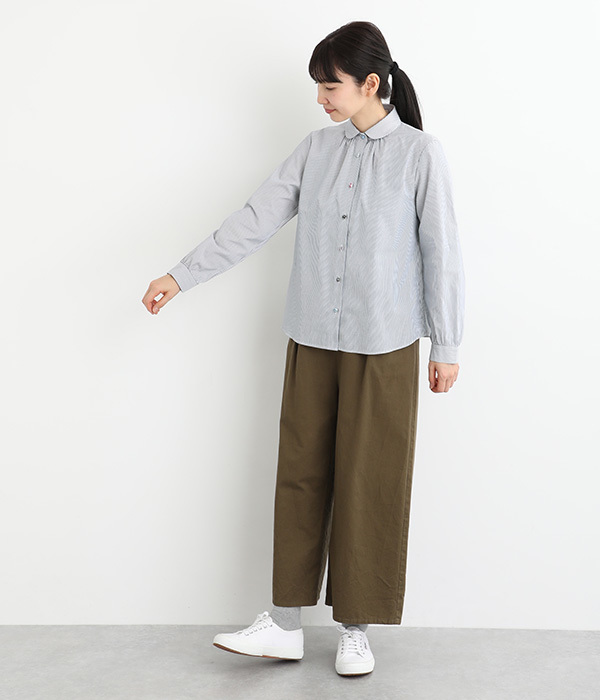 コットンブロードリバティーくるみ釦丸襟ギャザーブラウス(B・ストライプ)