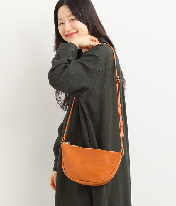 【値下げ】 コルド バナナショルダー(B・キャメル)【再入荷】｜Lien（リアン トレーナー/スウェット