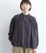 【tukuroi by SUN VALLEY】コットンジャカード　日本製品染ギャザーシャツ(D・チャコール)
